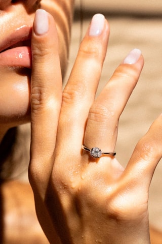 Solitaire Amoureuse - Or blanc, diamants et solitaire