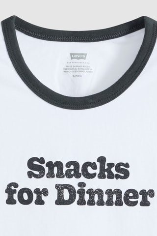 T-shirt Favorite Ringer Snacks For Dinner - Zwart
