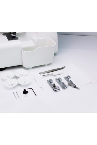 Máquina de arrematar Overlock 8708 +