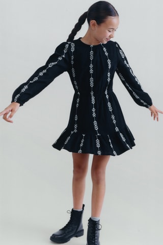 Robe brodée volant - Noir
