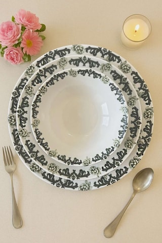 Service en porcelaine - 24 pièces