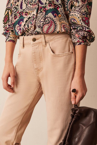 Jean Oana 
Beige