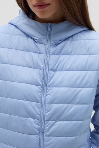 Anorak con capucha - Celeste