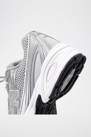 Baskets U740 - Gris