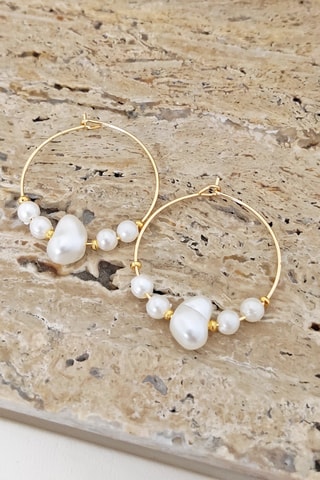 Brincos - Latão banhado a ouro e pérolas 