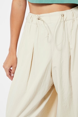 Pantaloni wide legs cargo 7/8 a vita alta - Beige