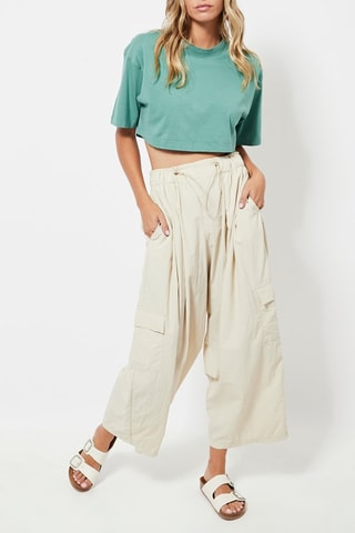 Pantaloni wide legs cargo 7/8 a vita alta - Beige
