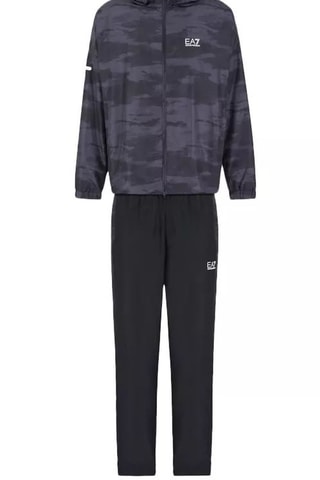 Chaqueta con capucha y pantalón