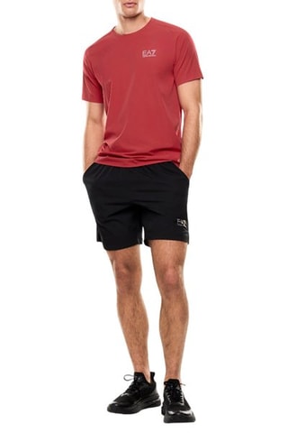 Camiseta y short - Negro y rojo