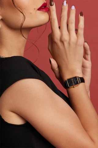 Reloj de cuarzo de piel bovina Carlie - Negro y dorado
