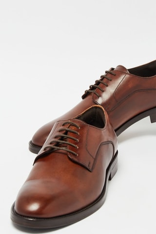 Stringate in pelle di vitello - Marrone