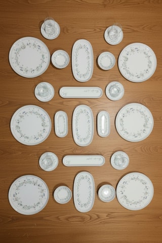 Service de petit-déjeuner en porcelaine - 29 pièces