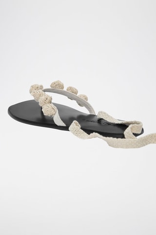 SANDALIA PLANA FLORES CROCHET CRUDO
