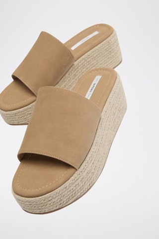 Sandali con zeppa - Marrone chiaro