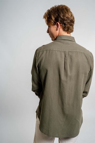 Camisa regular fit de lino - Caqui