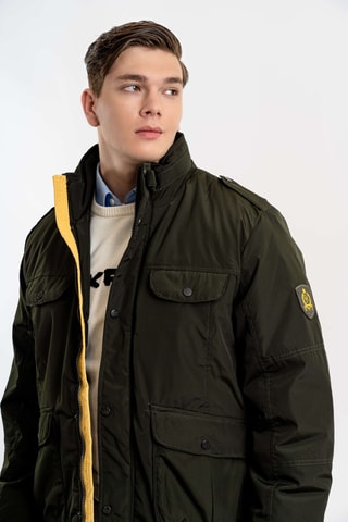 Chaqueta regular fit con capucha - Caqui