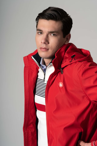 Chaqueta regular fit con capucha - Rojo