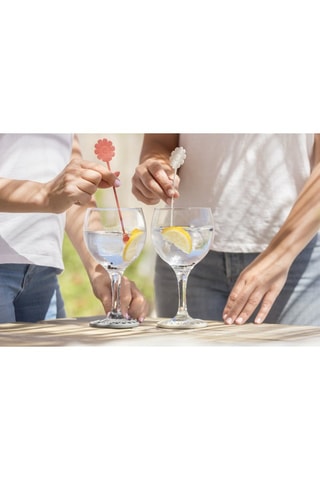 4 cuillères à cocktail