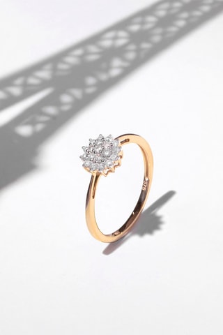 Anello - 
Oro giallo e diamanti