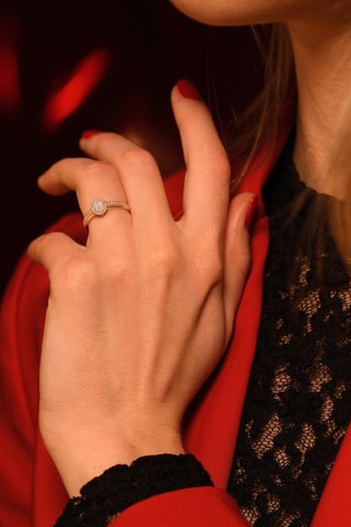 Anello - 
Oro giallo e diamanti