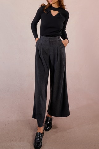 Pull - Noir - Molly Bracken