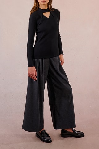 Pull - Noir - Molly Bracken