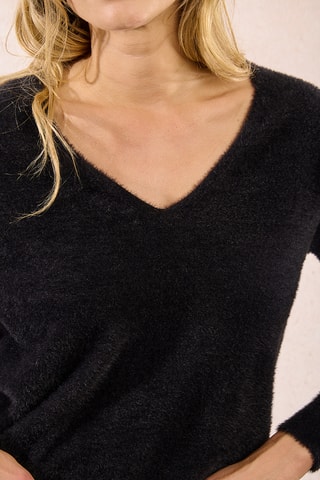 Pull - Noir - Molly Bracken