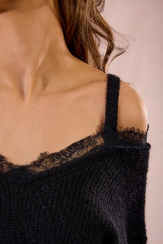 Pull - Noir - Molly Bracken