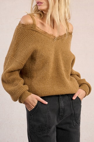 Pull - Camel - Molly Bracken
