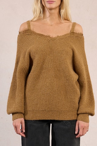 Pull - Camel - Molly Bracken