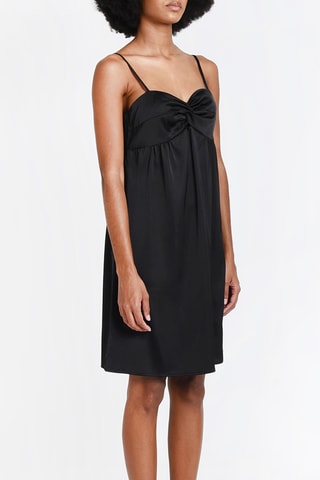 Robe 
Noir - Molly Bracken