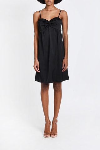 Robe 
Noir - Molly Bracken