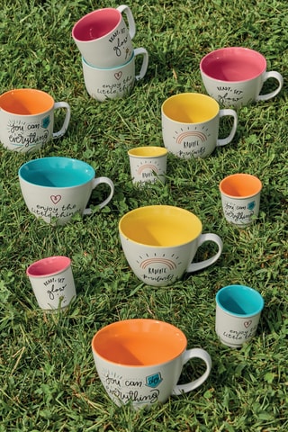 Cafetière et 3 tasses en poercelaine