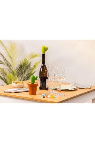 1 bouchon de bouteille à vin et 6 marque-verres en silicone