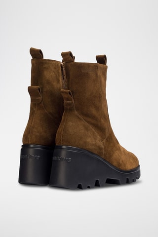 Stivaletti con zeppa in pelle scamosciata - Marrone