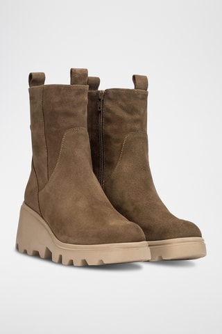 Stivaletti con zeppa in pelle scamosciata - Taupe