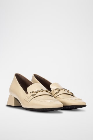 Mocassins à talons en cuir verni - Beige