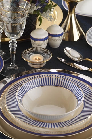 Service de vaisselle en porcelaine - 53 pièces