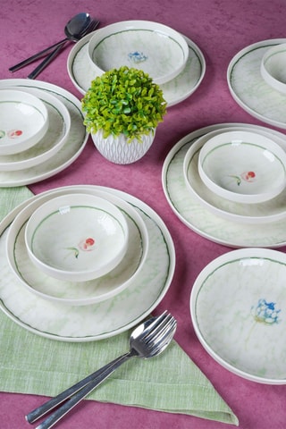 Service de vaisselle en porcelaine - 18 pièces