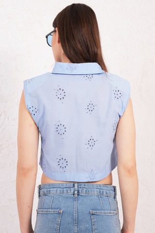 Chemisier court en broderie anglaise - Bleu