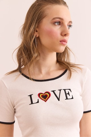 Crop top - Blanc, noir et rouge