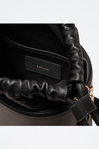 Sac seau en cuir Gwen - Noir