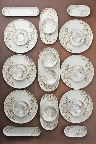 Service de petit déjeuner  en porcelaine - 29 pièces