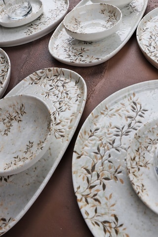 Service de petit déjeuner  en porcelaine - 29 pièces