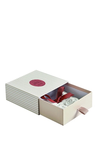 Mariposa grande perfumada - Frutas del bosque