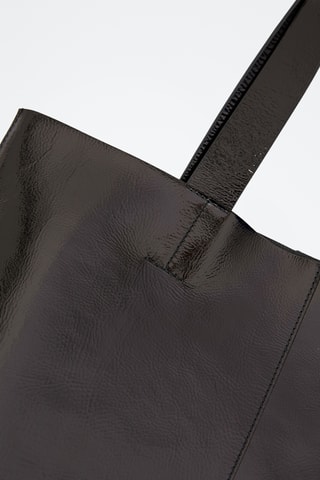 Borsa a spalla in pelle verniciata Maeva - Nero