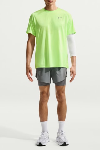 T-shirt de running Nike Stride - Vert fluo
