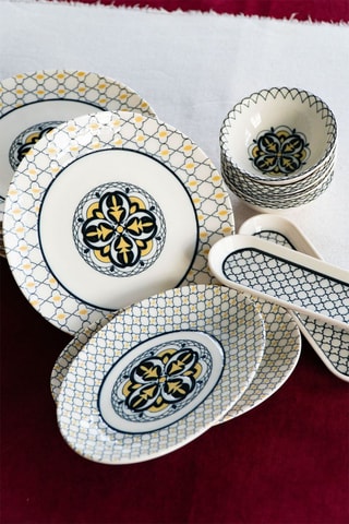 Vajilla de porcelana para el desayuno