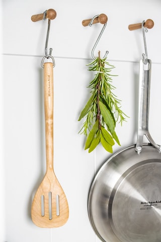 Espátula calada de madera de abedul y acero inoxidable - Kitchenaid