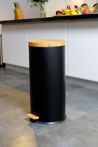 Poubelle à pédale en acier inoxydable et bambou Forest - 30 l